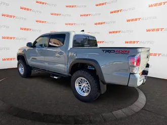 2023 Toyota Tacoma photo 3