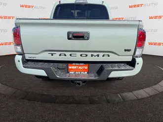 2023 Toyota Tacoma photo 4
