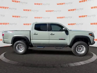 2023 Toyota Tacoma photo 6