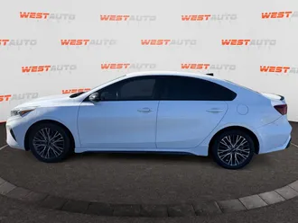 2023 Kia Forte photo 2