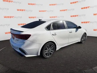 2023 Kia Forte photo 5