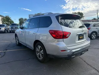 2018 Nissan Pathfinder photo 6