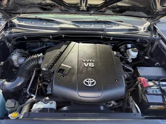 2010 Toyota Tacoma photo 3
