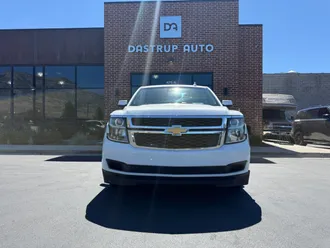 2016 Chevrolet Suburban photo 2