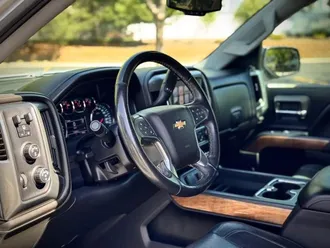 2017 Chevrolet Silverado 1500 Crew Cab photo 5