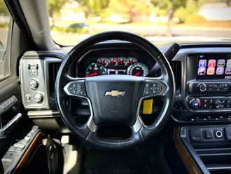2017 Chevrolet Silverado 1500 Crew Cab photo 7