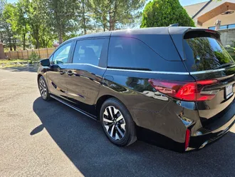 2025 Honda Odyssey photo 3
