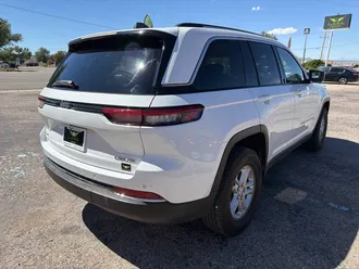 2023 Jeep Grand Cherokee photo 6