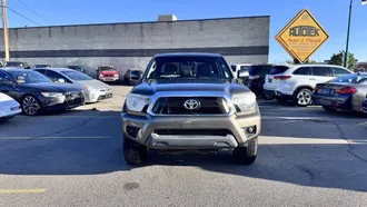 2013 Toyota Tacoma photo 2