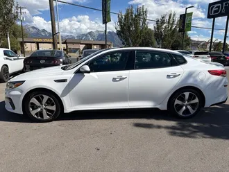 2019 Kia Optima photo 3