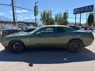 2022 Dodge Challenger photo 3