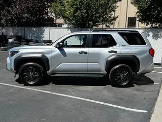 2025 Toyota 4Runner SR5 photo 4