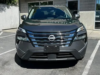 2024 Nissan Rogue SV photo 2
