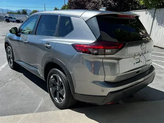 2024 Nissan Rogue SV photo 5