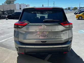 2024 Nissan Rogue SV photo 6