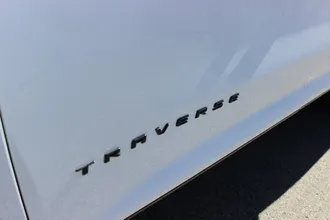 2026 CHEVROLET TRAVERSE photo 2