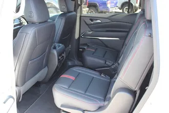 2026 CHEVROLET TRAVERSE photo 6