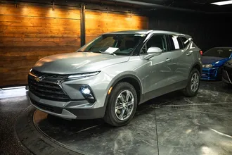 2025 CHEVROLET BLAZER photo 2