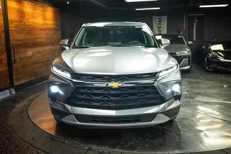 2025 CHEVROLET BLAZER photo 4