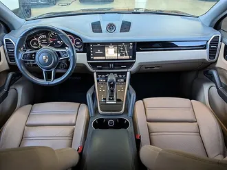 2023 Porsche Cayenne Platinum Edition photo 3