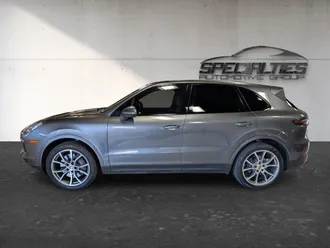 2023 Porsche Cayenne Platinum Edition photo 7