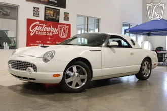 2002 Ford Thunderbird photo 3