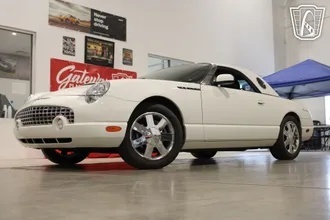 2002 Ford Thunderbird photo 4