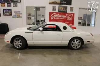 2002 Ford Thunderbird photo 5