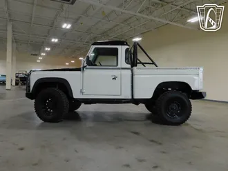 1986 Land Rover Defender photo 2