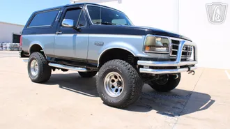 1993 Ford Bronco photo 2