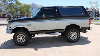1993 Ford Bronco photo 3