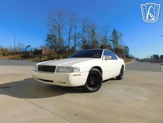 2002 Cadillac Eldorado photo 2