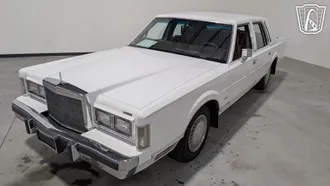 1988 Lincoln Town Car photo 2