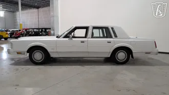 1988 Lincoln Town Car photo 6