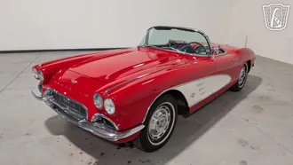 1961 Chevrolet Corvette photo 2