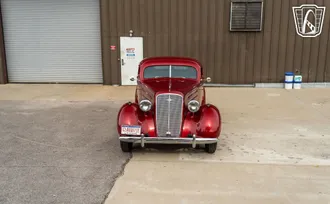 1935 Chevrolet Master Deluxe photo 2