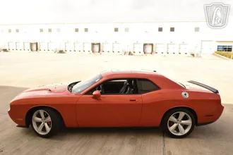 2008 Dodge Challenger photo 2