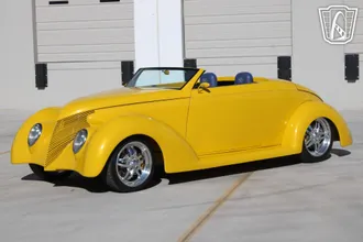1939 Ford Convertible photo 3