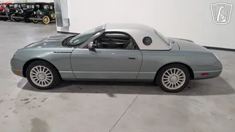 2004 Ford Thunderbird photo 5