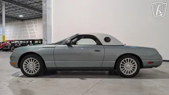 2004 Ford Thunderbird photo 6