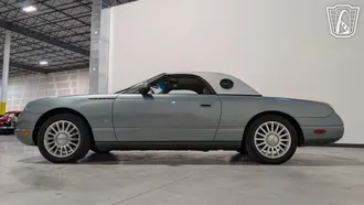 2004 Ford Thunderbird photo 7