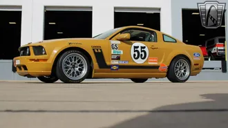2005 Ford Mustang photo 2