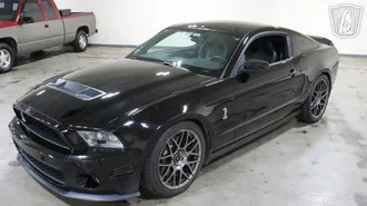 2012 Ford Mustang photo 2