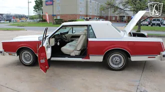 1982 Lincoln Continental Mark VI photo 6