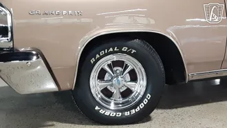 1963 Pontiac Grand Prix photo 3