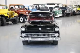1955 Ford Fairlane photo 3