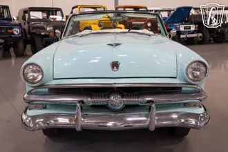 1953 Ford Crestline photo 7