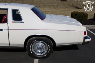 1979 Chrysler 300 photo 3
