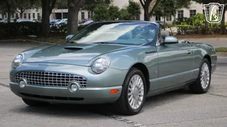 2004 Ford Thunderbird photo 2