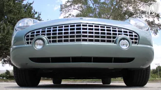 2004 Ford Thunderbird photo 4